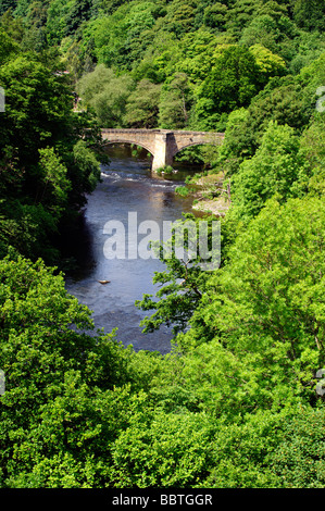 Vue du pont-canal de Pontcysyllte sur la rivière Dee dans Denbighshire, Nord du Pays de Galles Banque D'Images