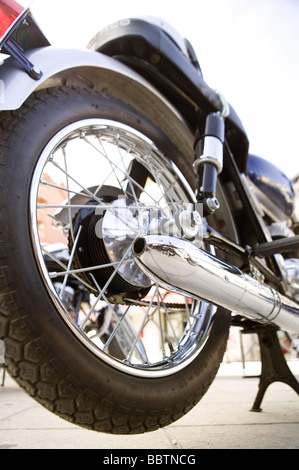 Moteur, roue, auto, moto, vélo, disque, disque de frein, étriers,, choc, fente, fendu, percé, roue, Jante, pneu, pneu, a parlé, ch Banque D'Images