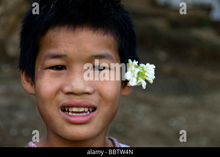 Karen enfants dans le camp de réfugiés de Mae La sur la Thai Burma Border près de Mae Sot Banque D'Images