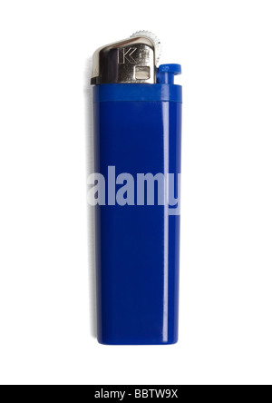 Ancien briquet jetable bleu sur fond blanc Banque D'Images