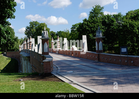 Le grand pont sur le ravin 1778-1784-85 a été construit par Vassili Bajenov Russie Moscou Tsaritsyno Banque D'Images