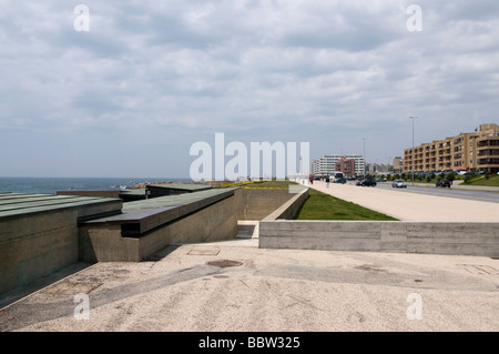 Piscine à Leça da Palmeira beach projetée par Alvaro Siza Vieira Banque D'Images