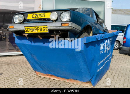 €2000 Plan d'incitation du gouvernement à la casse, voiture à sauter, Norfolk, Angleterre Banque D'Images