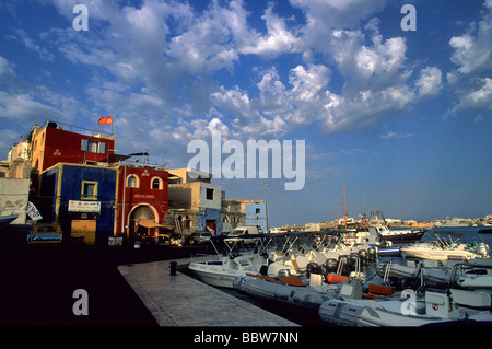 Vieux port de Lampedusa, Pélagie, îles, Sicile, Italie Banque D'Images