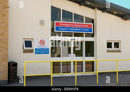 Entrée de l'urgence de l'hôpital Surrey East London NHS en Angleterre Banque D'Images