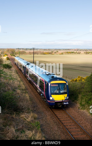 Class 170 diesel 170452 Près de Forres Ecosse Banque D'Images