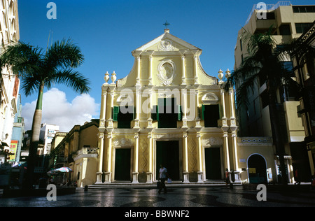 L'église baroque de saint Dominique (Igreja de São Domingos) à Macao au lever du soleil. Banque D'Images