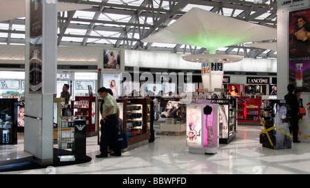 Magasin de cosmétiques en franchise de l'Aéroport International Suvarnabhumi Bangkok Thaïlande Banque D'Images