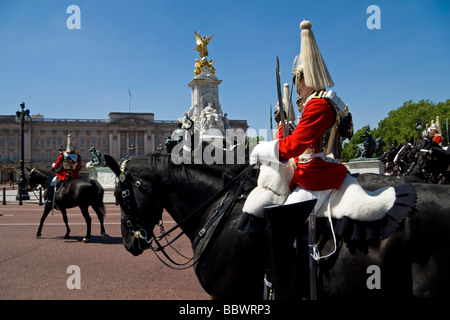 Horse Guards Parade dans la couleur Buckingham Palace London UK Banque D'Images