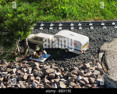 Un Legoland Windsor Miniland représentant une scène amateurs caravane s'arrêter pour un pique-nique Banque D'Images