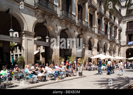 Cafés Plaça Reial Barcelone Espagne Banque D'Images