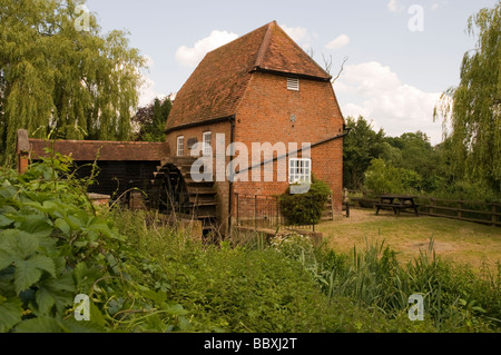 L'ancien moulin à eau à Cobham, Surrey, Angleterre. Banque D'Images