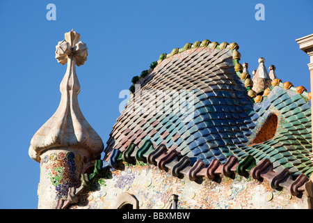 Fa Ade De La Casa Batll Par Antoni Gaud Balcons D Cor S De Roses