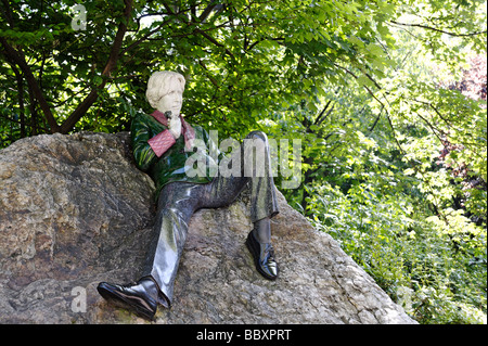 Oscar Wilde hommage par le sculpteur Danny Osborne dans Merrion Square park Dublin République d'Irlande Banque D'Images