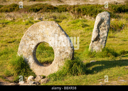 Les hommes célèbres un Tol pierre près de St Just à Cornwall UK Banque D'Images
