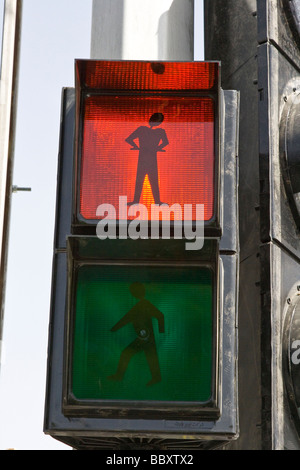 Don t Walk Street Crossing Sign in Isfahan Iran Banque D'Images