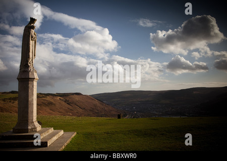 Statue Notre Dame de la vallée de Rhondda Elgano South Wales UK Banque D'Images