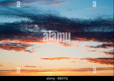 Ciel au coucher du soleil, Isle of Harris, Hébrides extérieures, en Écosse Banque D'Images