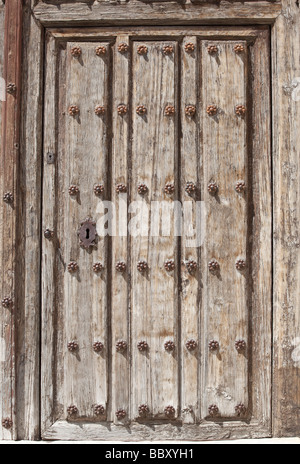 Détail de porte patiné avec keyhole Banque D'Images