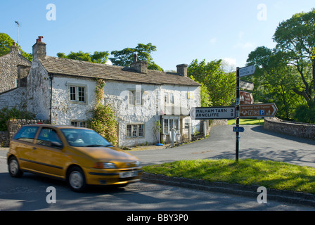 Malham village, Yorkshire Dales National Park, North Yorkshire, England UK Banque D'Images