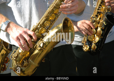 Man playing saxophone Banque D'Images