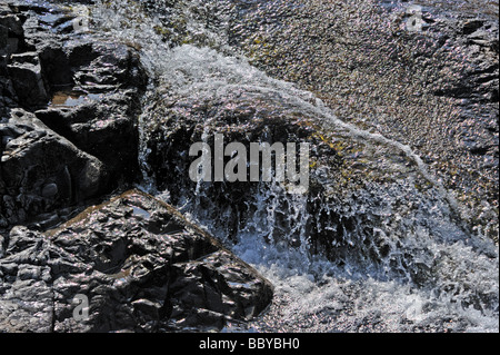 Formations de roche. La Fée des piscines, Allt' Coco a' Mhadaidh Creich, Coire na, Glen cassante, ont profité, Ile de Skye, Ecosse, Royaume-Uni Banque D'Images