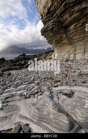 L'érosion le long de la côte à Elgol, île de Skye, Écosse Banque D'Images