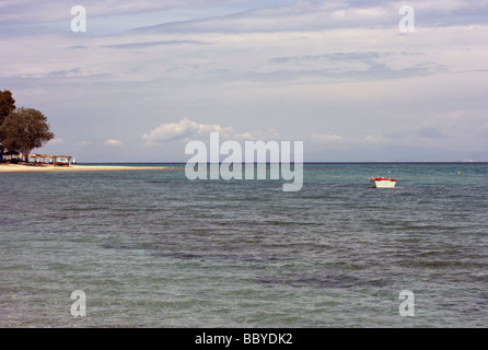 Plage Près de Hanioti village, Grèce Banque D'Images