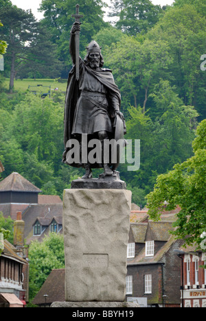 Statue du Roi Alfred le Grand et St Giles Hill Winchester Hampshire Angleterre Banque D'Images