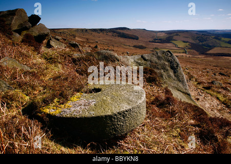 Vieilles Meules à Stanage edge Derbyshire, Peak District National Park, Angleterre, Royaume-Uni. Banque D'Images