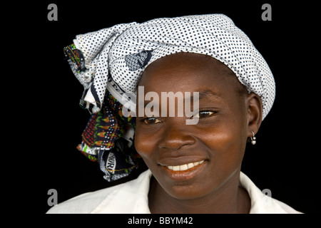 Portrait de femme avec foulard Quelimane Mozambique Banque D'Images