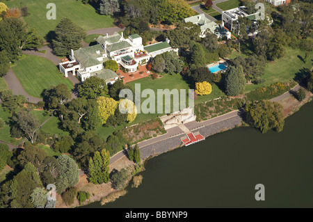 Government House et Jardins Yarralumla et Le Lac Burley Griffin Canberra ACT Australie aerial Banque D'Images
