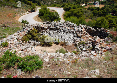 La seconde guerre mondiale pierre comprimé fort embrasure ruines à Zakynthos, Grèce Banque D'Images