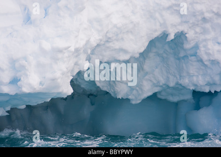 Paysages de glace de l'Antarctique, y compris les structures et les éléments iceberg incroyable. Banque D'Images