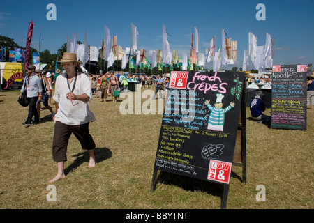 Les gens s'amuser au Festival Womad en Angleterre Banque D'Images