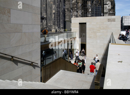 Nouvelle entrée de la Cathédrale avec une boutique de souvenirs et de toilettes, vieille ville, Cologne, Rhénanie du Nord-Westphalie, Germ, Banque D'Images