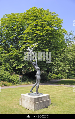 Statue Place Cadogan Gardens Kensington et Chelsea London SW1 England UK Banque D'Images