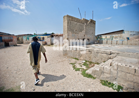 Profil de l'artiste rap kreyol 2lit de Cité Soleil, à Port-au-Prince, Haïti. Banque D'Images