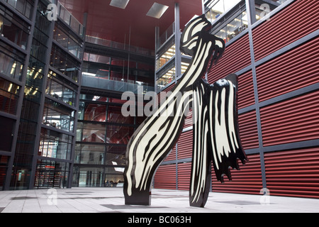 Roy Lichtenstein Pinceau Sculpture, Musée d'Art Moderne Reina Sofia de Madrid, Espagne Banque D'Images