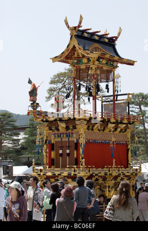 Un wagon ou traditionnel flotteur est sur l'affichage pendant le festival du printemps de Takayama Japon Banque D'Images