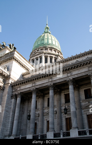 Regardant les Congreso de la Nación Argentina, Avenida de Mayo, Buenos Aires, Argentine Banque D'Images