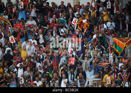 Fans de West Indies v Sri Lanka au cours de l'ICC World Twenty20 demi-finale entre le Sri Lanka et Antilles du Brit Oval. Banque D'Images