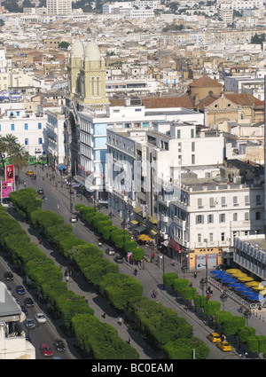 TUNIS, TUNISIE. Vue sur l'Avenue Bourguiba dans le centre-ville. L'année 2009. Banque D'Images