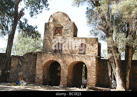 L'Éthiopie Afrique Gondar, la porte d'entrée à l'église de Debre Birhan Selassie Banque D'Images