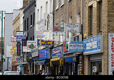 Le célèbre restaurant curry signe Brick Lane dans l'East End de Londres Banque D'Images