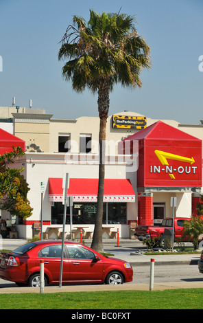 Burger In-N-Out de renommée mondiale à côté de l'aéroport international de Los Angeles (LAX), Westchester CA Banque D'Images