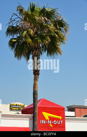 Burger In-N-Out de renommée mondiale à côté de l'aéroport international de Los Angeles (LAX), Winchester CA Banque D'Images