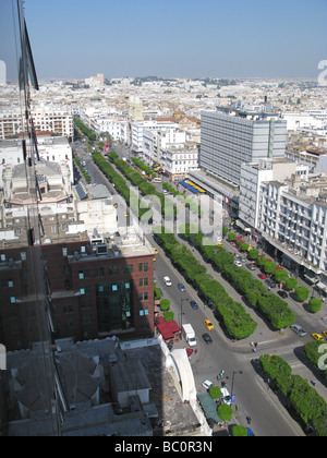 TUNIS, TUNISIE. Vue sur l'Avenue Bourguiba dans le centre-ville. L'année 2009. Banque D'Images