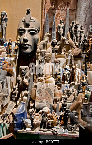 Luxor Egypte antique Souk Bazar swap ancienne vieille Banque D'Images