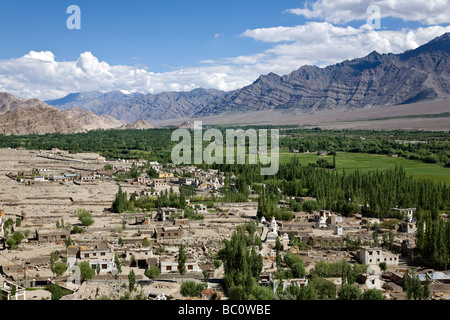 Vallée de l'Indus. Vue de Thiksey Gompa. Près de Leh. Ladakh. L'Inde Banque D'Images